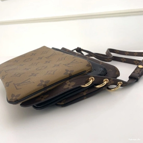 LV3 LOUIS VUITTON POUCHE 0323